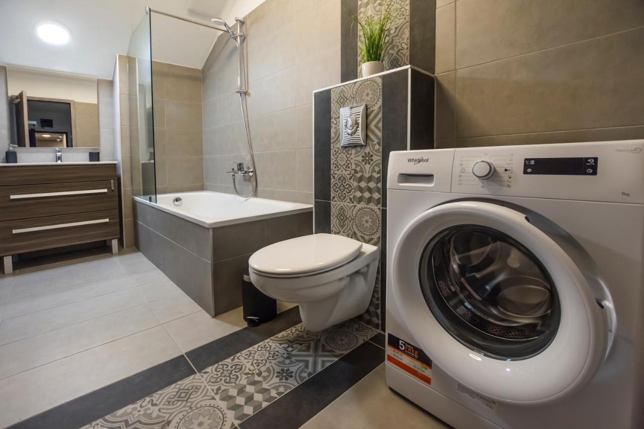 K40 Boutique Apartment In The City Center บูดาเปสต์ ภายนอก รูปภาพ